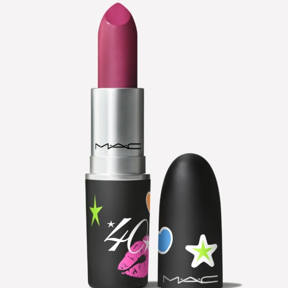 MAC Up The Amp Amplified Creme Lipstick 40 Lipstick Bringbacks